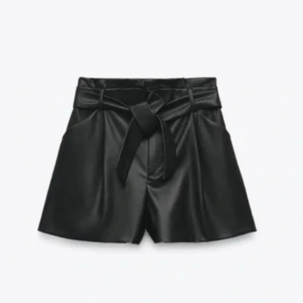 Zara Belted Faux Leather Shorts Black M